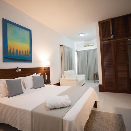 Hotel Praia サントメ エクステリア 写真