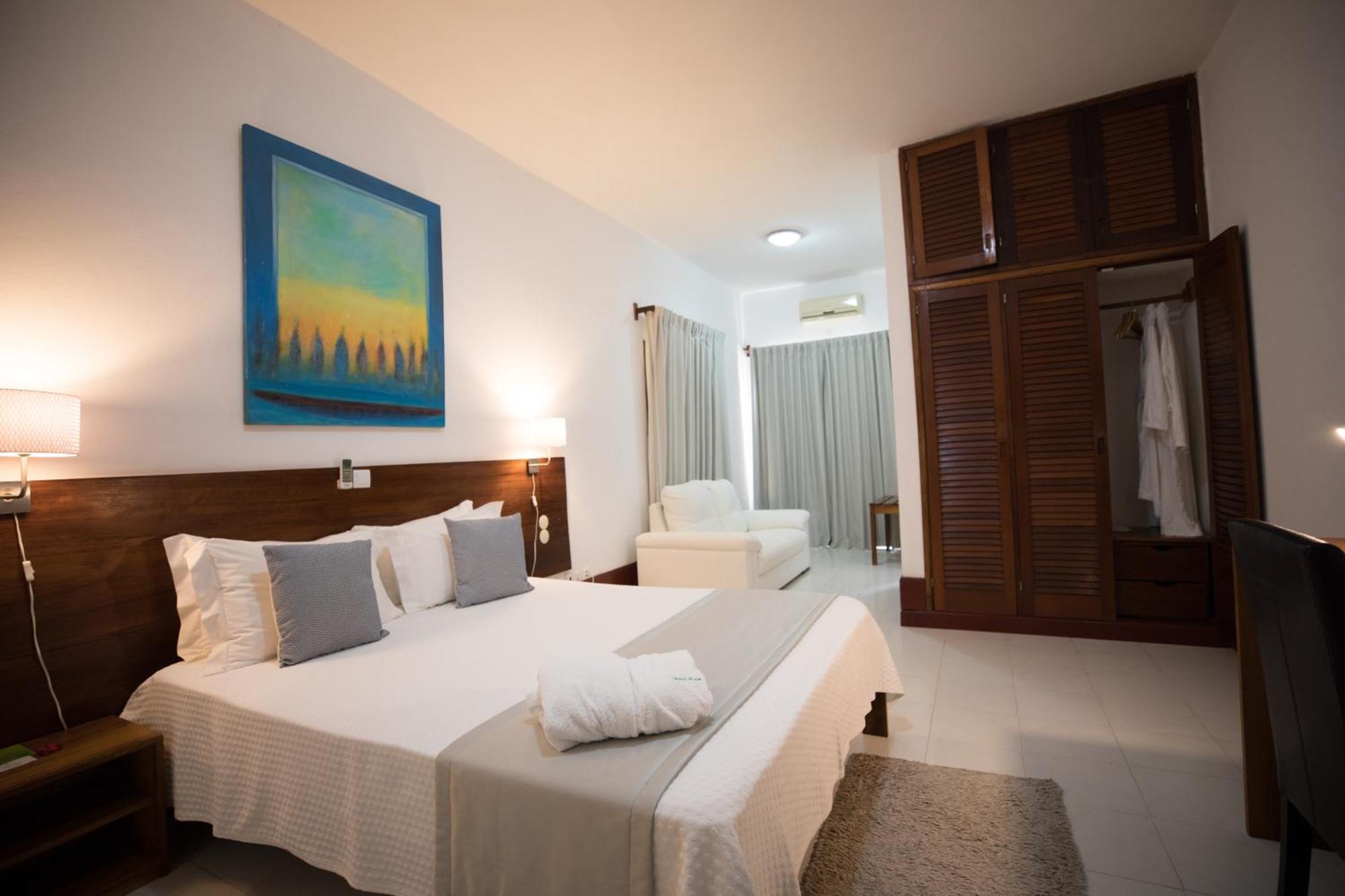 Hotel Praia サントメ エクステリア 写真