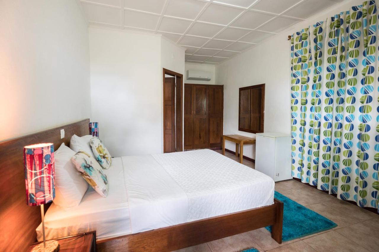 Hotel Praia サントメ エクステリア 写真