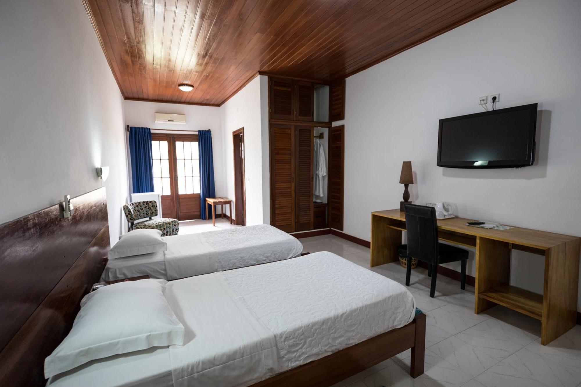 Hotel Praia サントメ エクステリア 写真