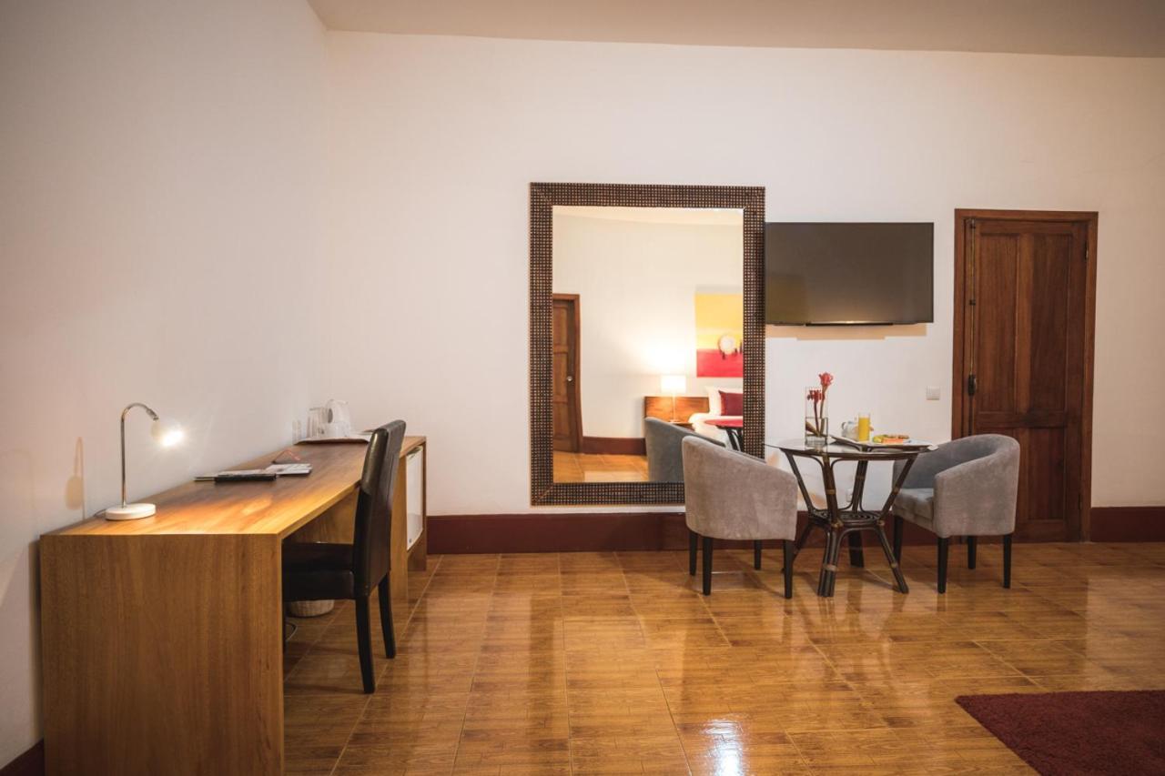 Hotel Praia サントメ エクステリア 写真